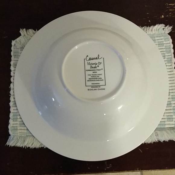 Porcelain Victoria Beal Forbidden Fruit Bowl 9024 - Picture 6 of 7